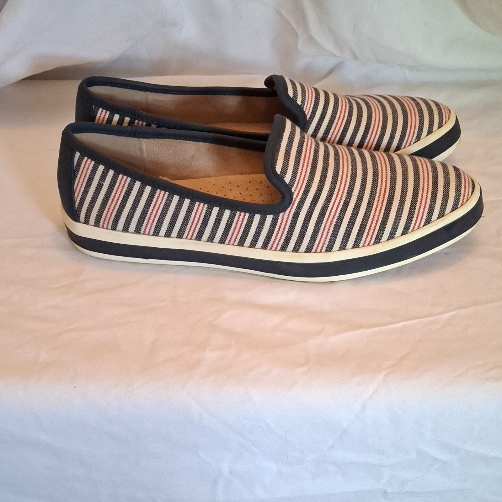 St. Johns Bay Ladies Canvas Slip On Multi 9 M Shoe Summer Cute