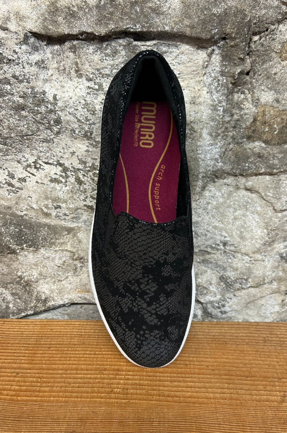 MUNRO LENNOX M528886 Black Snake Print Slip-On Womens New In Box