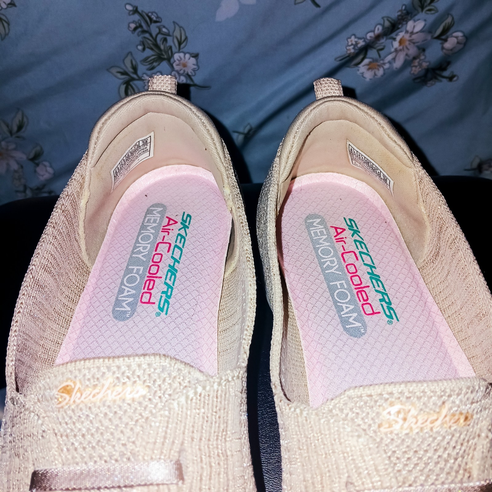 Skechers Air Cooled Memory Foam Stretch Fit Beige Knit Slip on Shoes Size 8
