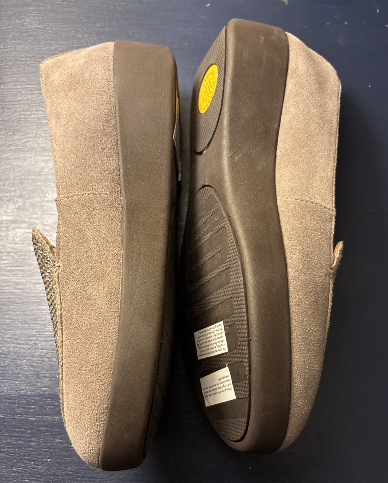 FitFlop Women Sz 7.5 Slip On Loafer Sneaker Taupe Timberwolf Suede w/Rhinestone
