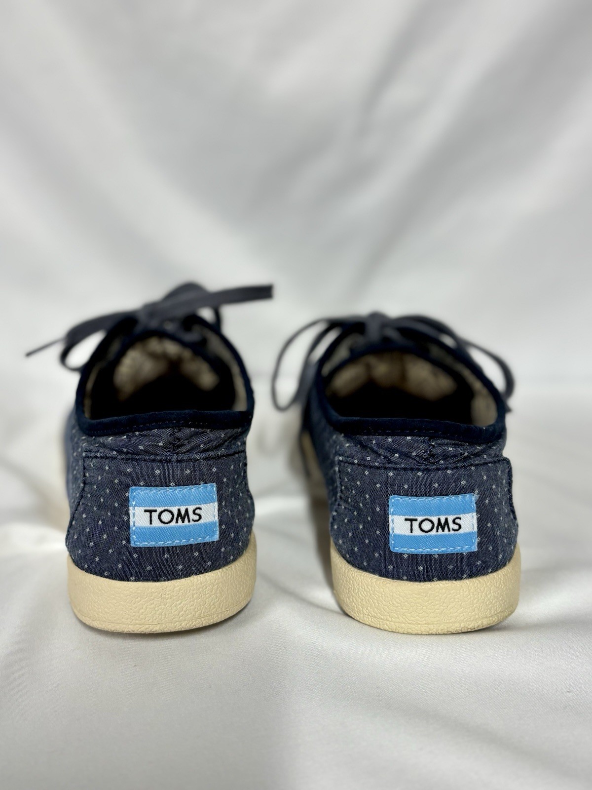TOMS Women’s Casual Cloth Sneaker Blue w/White Polka Dots Lace Up Size W8 Used