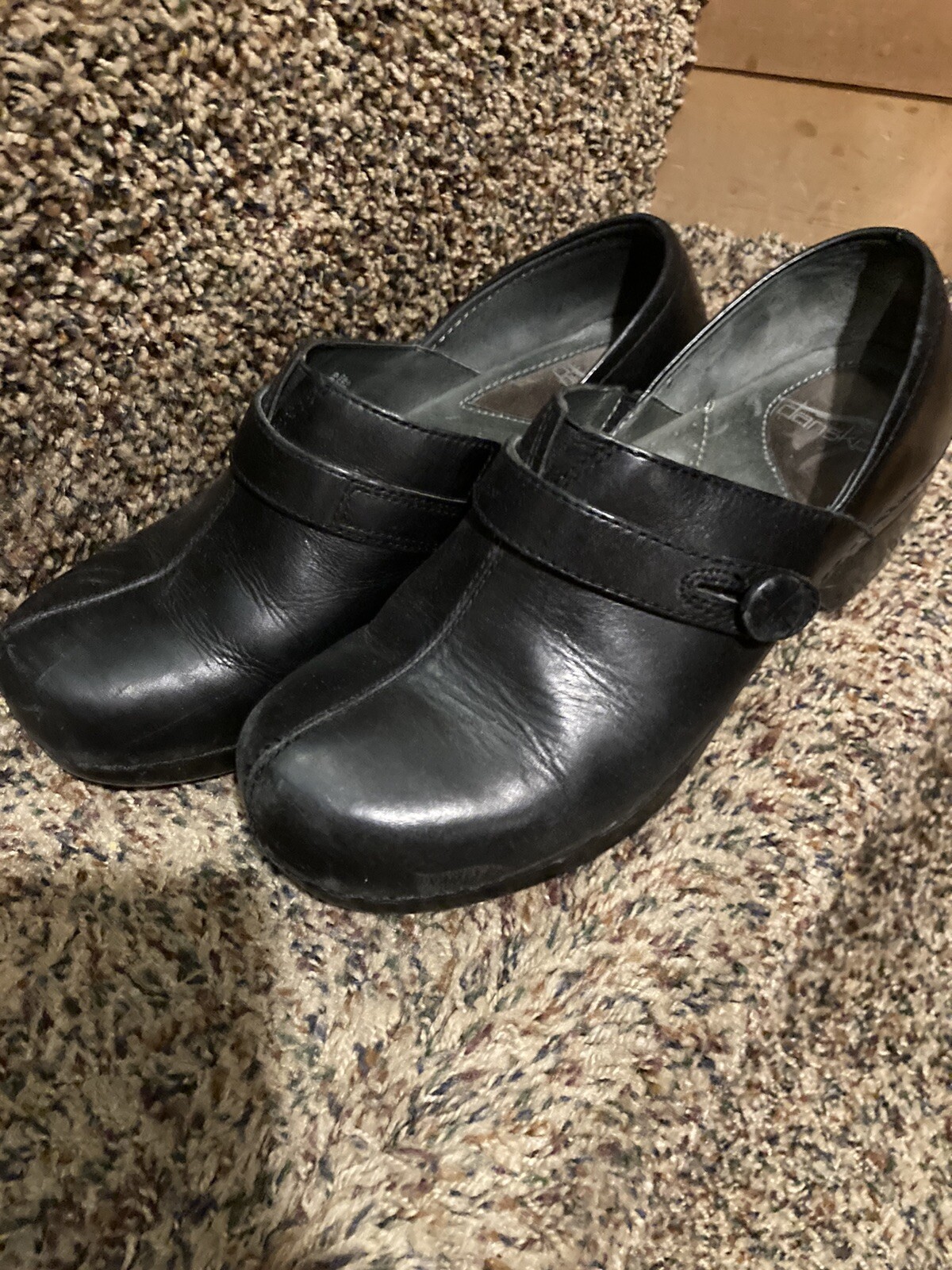 Dansko Solstice Button Strap Black Closed Clogs Professional Size 39 US 8.5-9