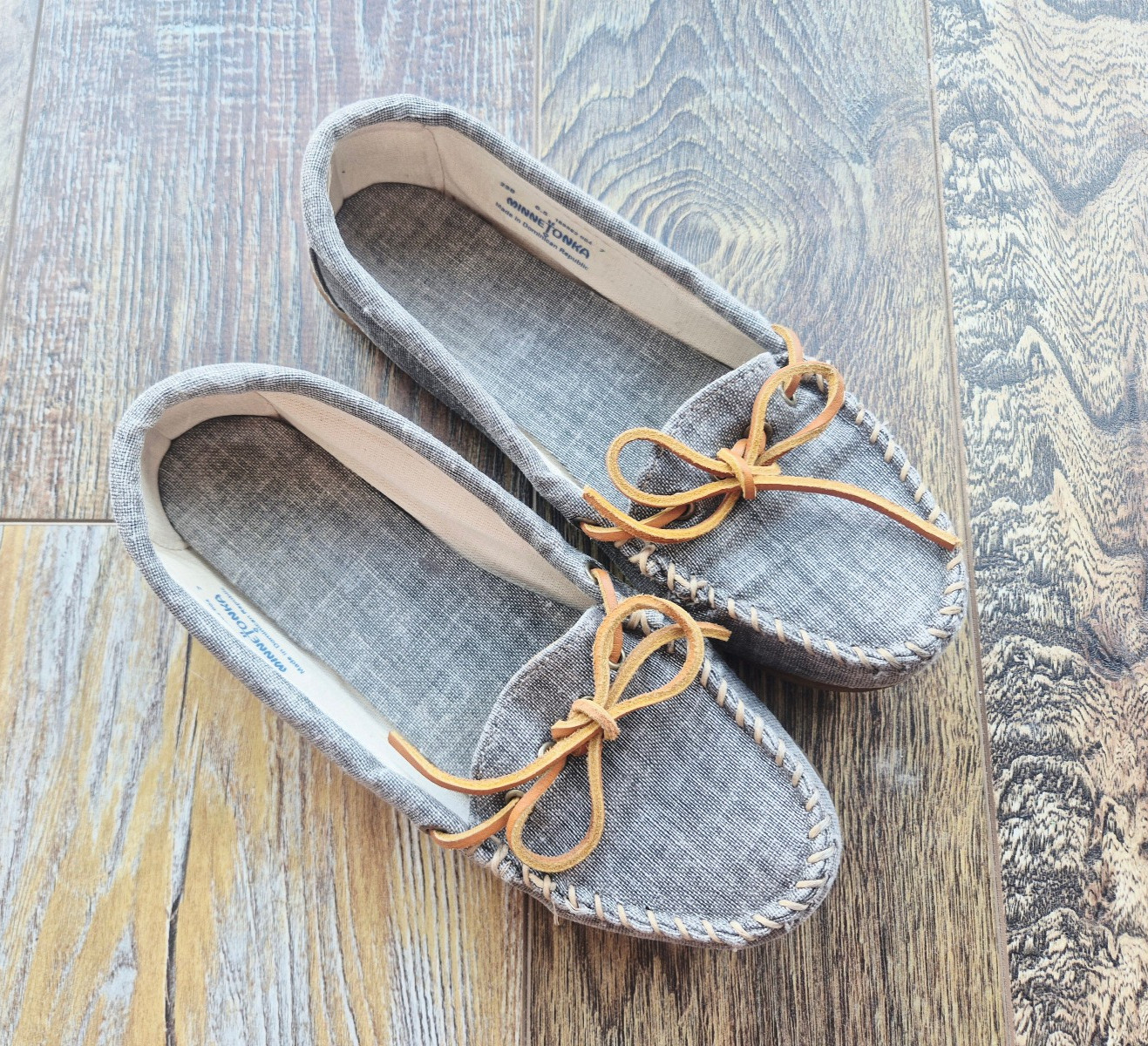 Minnetonka Canvas Rawhide Lace Moccasin Shoe Comfort Lightweight Grey Womens 6.5