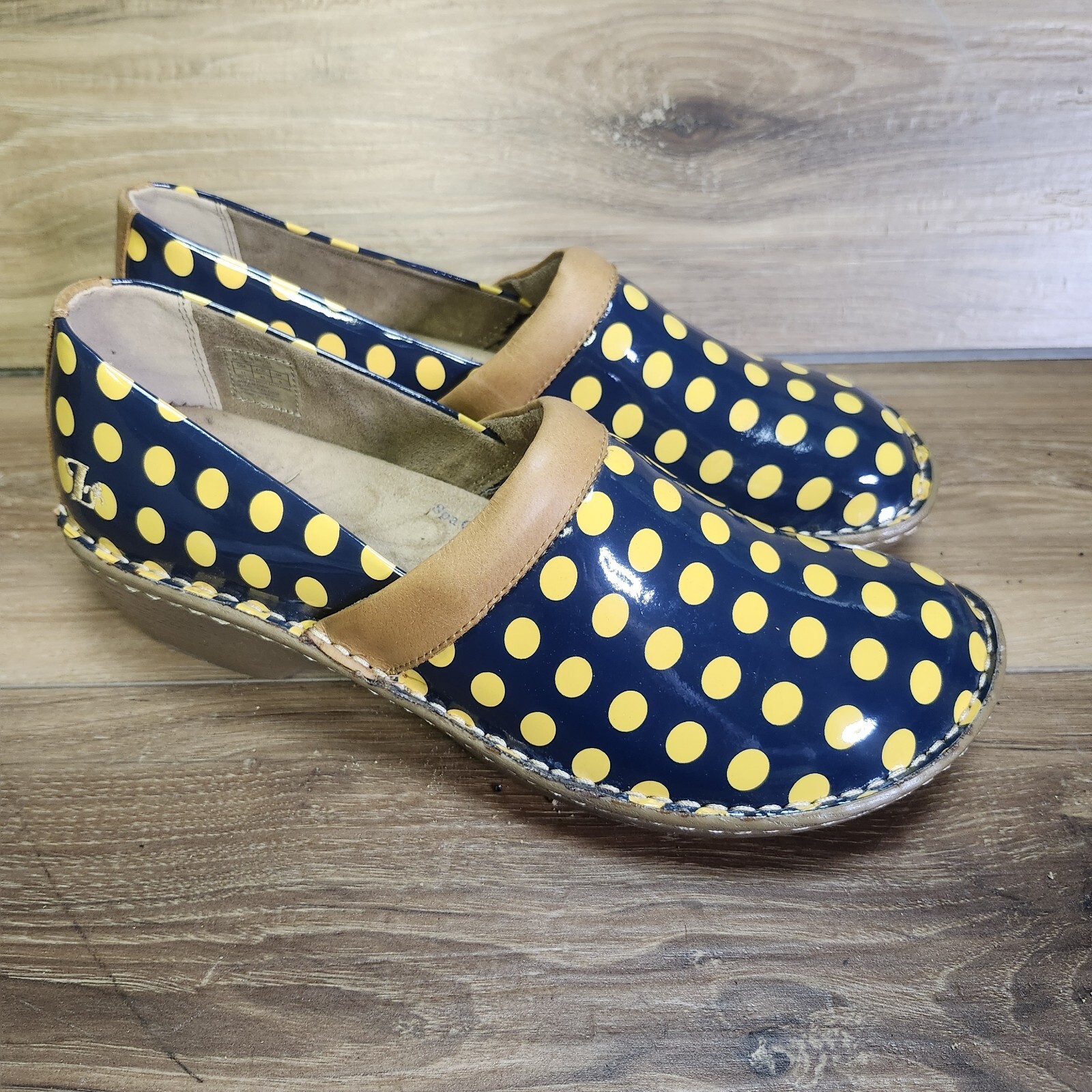 Lila Clogs Sure Grip Size 11m Slip Resistant Navy Yellow Spa Comfort