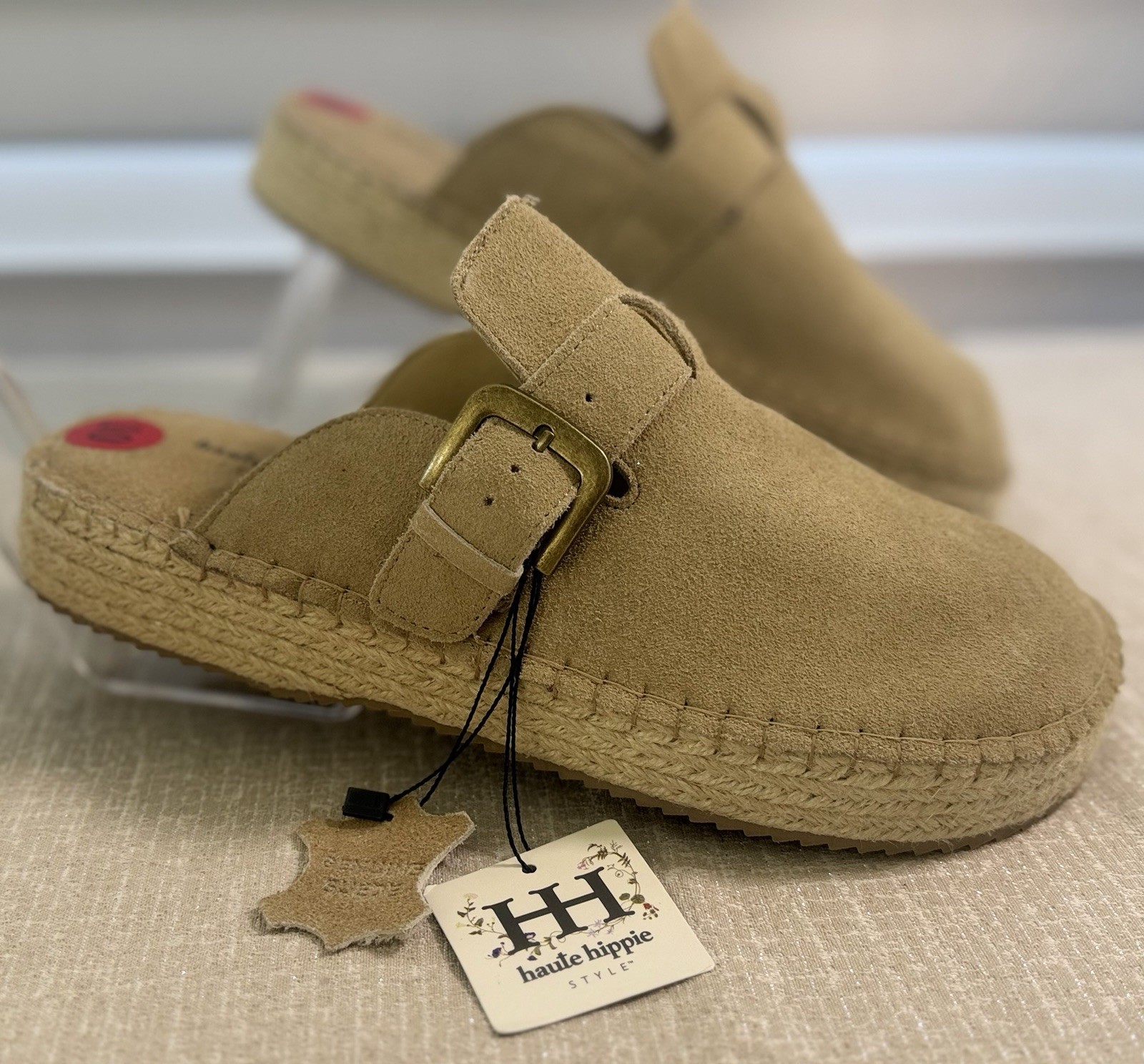 NEW Haute Hippie Aria Suede Mule Clogs Tan Beige Buckle Slip-On Women’s Sz 10 M