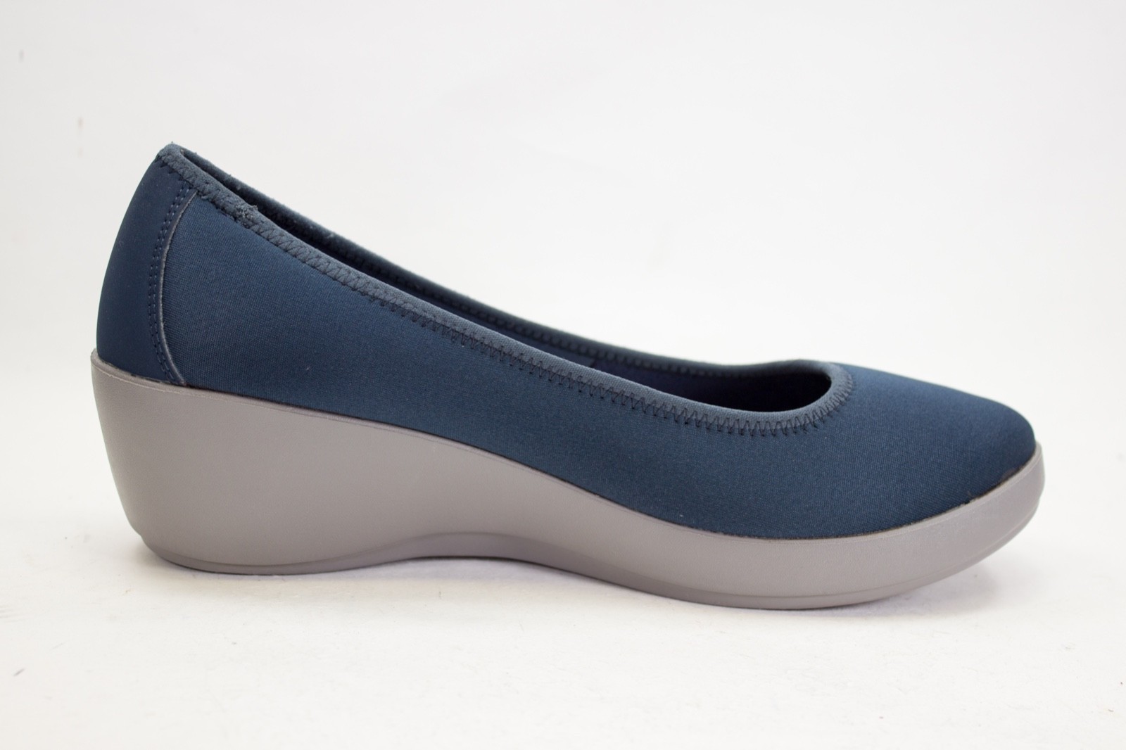 Crocs Busy Day Womens Size US 9 Stretch Ballet Wedges Pumps Navy Smoke 202441