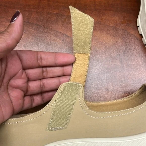Urban Outfitters Sesame Shirlee Mary Jane