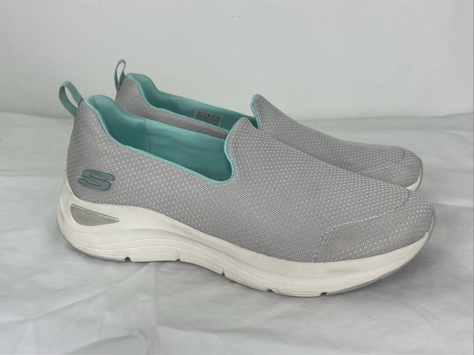 Skechers Arch Comfort Shoes Womens Size 10 Slip On Walking Sneakers 56126