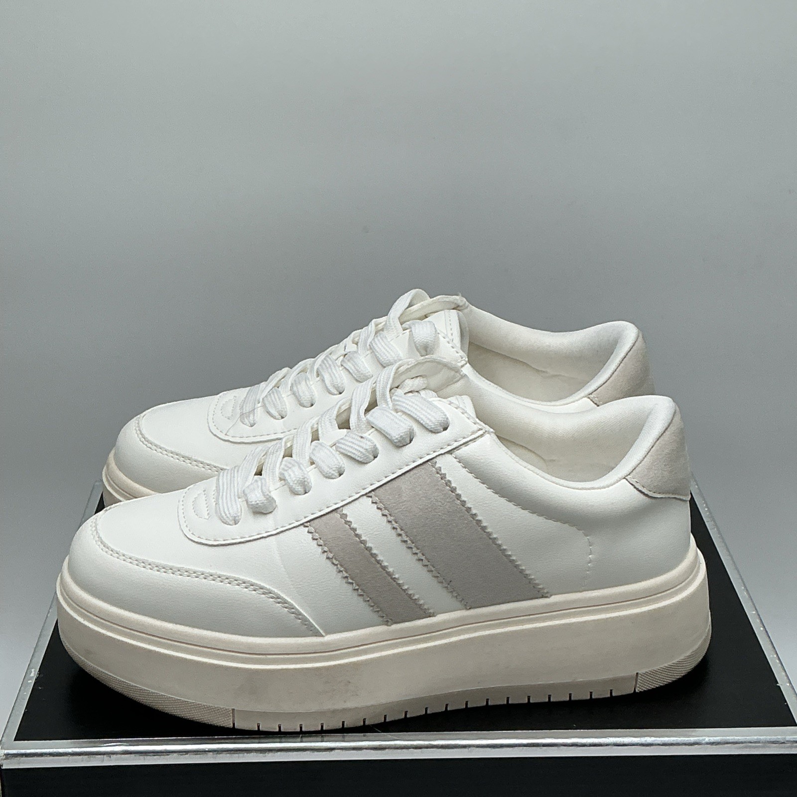Madden Girl Navida Sneakers Women’s US 7.5 White Low Top Platform Shoes Ebay4570
