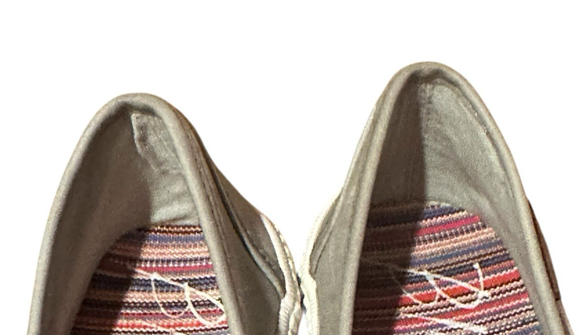 Women gray slip on Blowfish Malibu size 8 1/2 beach casual