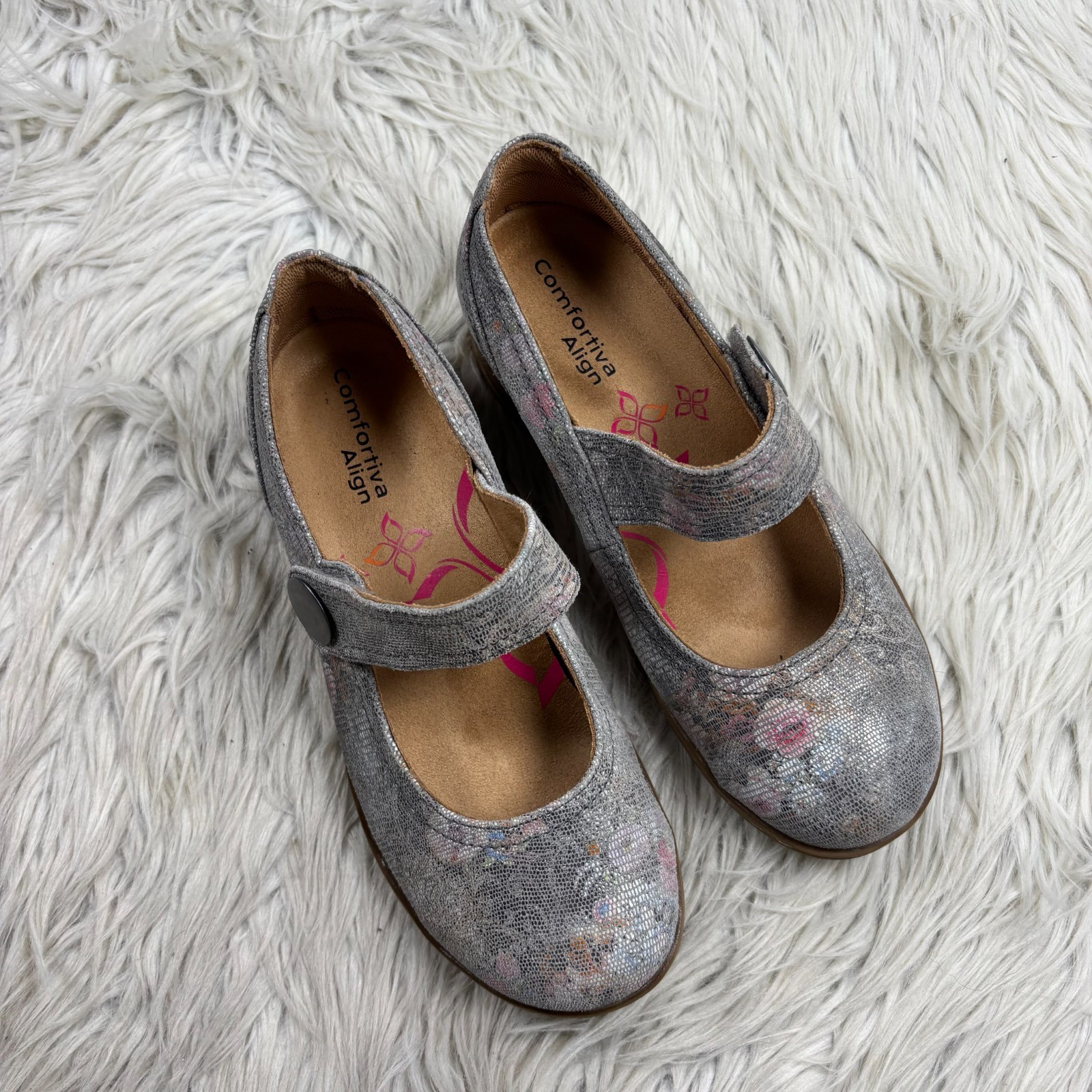 Comfortiva Align Women’s 7 W WIDE Fabry Mary Jane Shoes Textured Floral Gray