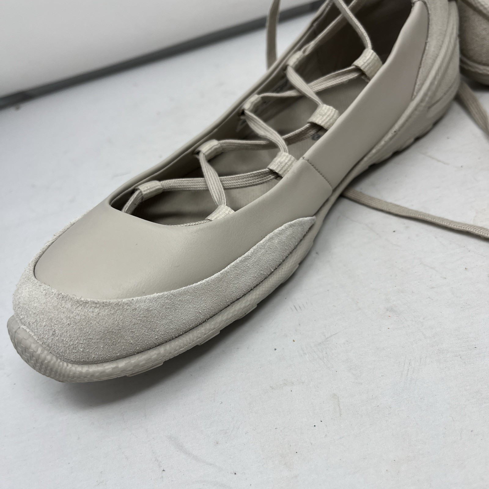 Ecco Biom Comfort Stylish Lace-up Flats Size 39 Never Worn