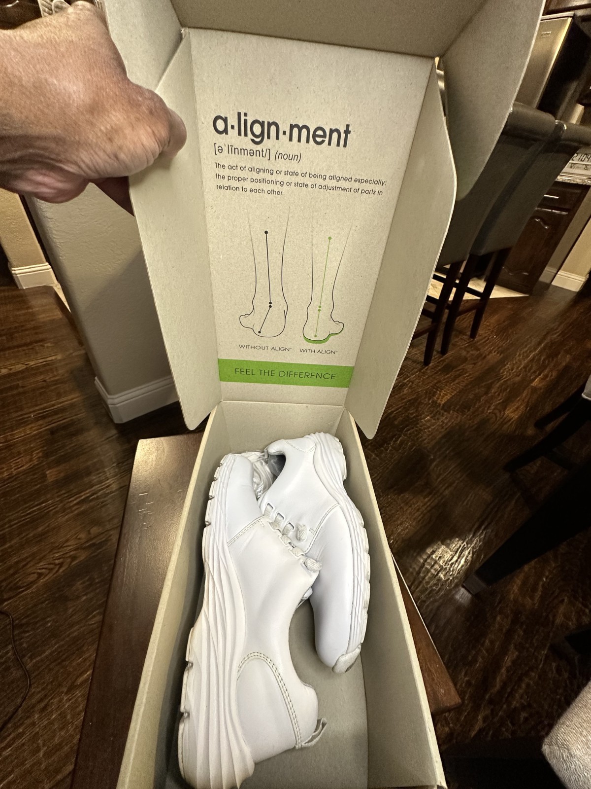 NurseMates Align Velocity White Leather Nursing Shoes Women 6.5M Slip Resistant