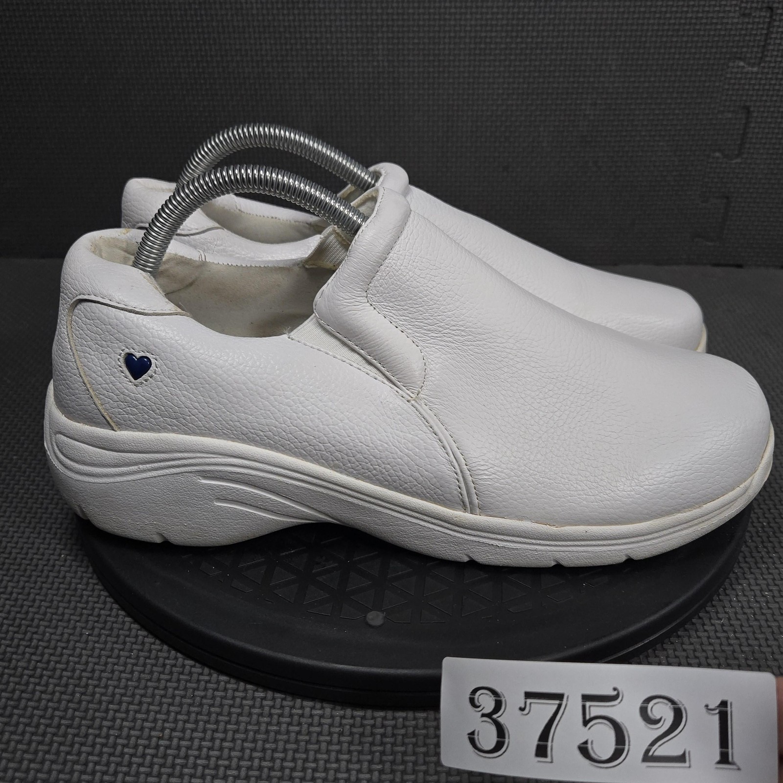 Nurse Mates Dove Shoes Womens Size 10 W White Leather Slip On Comfort Walking