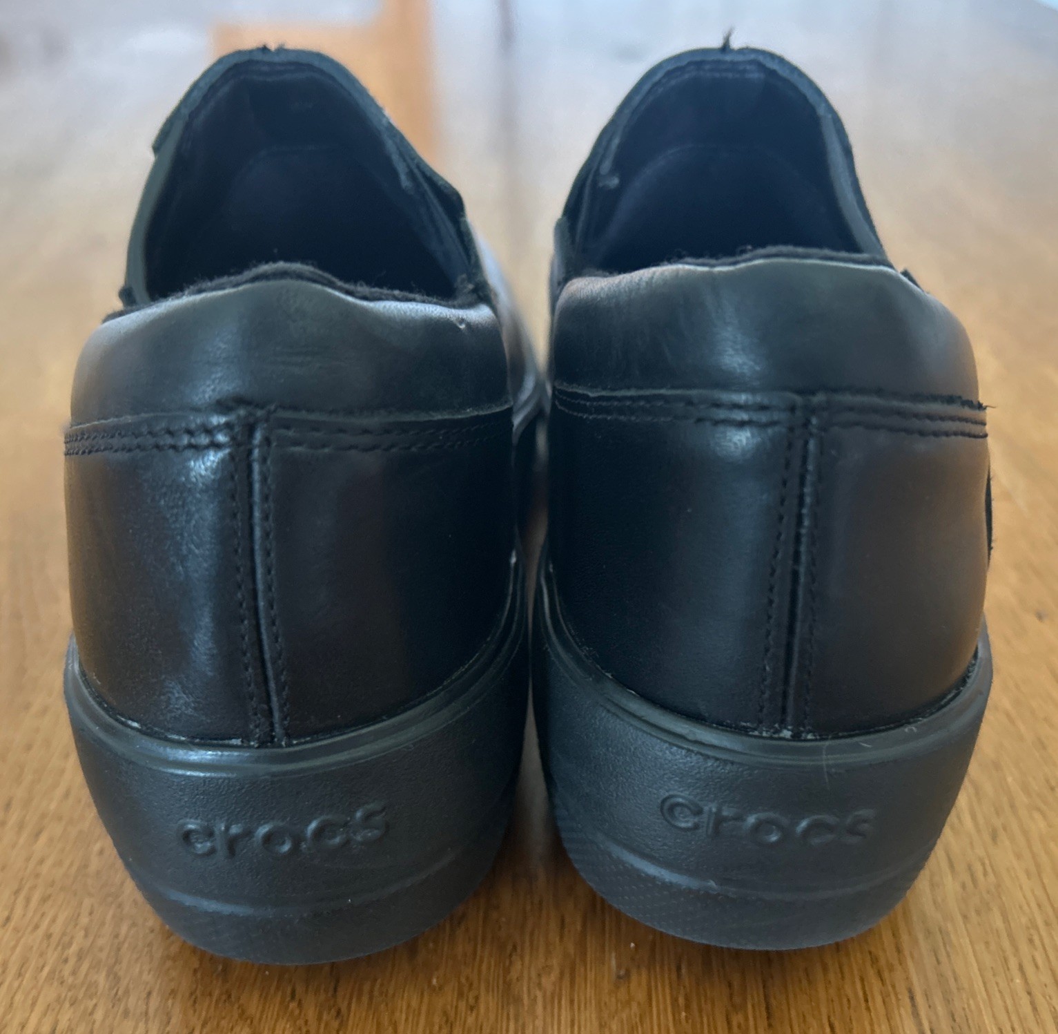 Women’s Size 8 CROCS Black Leather Shoes Slip-Resistant Casual Work Nurse Clogs
