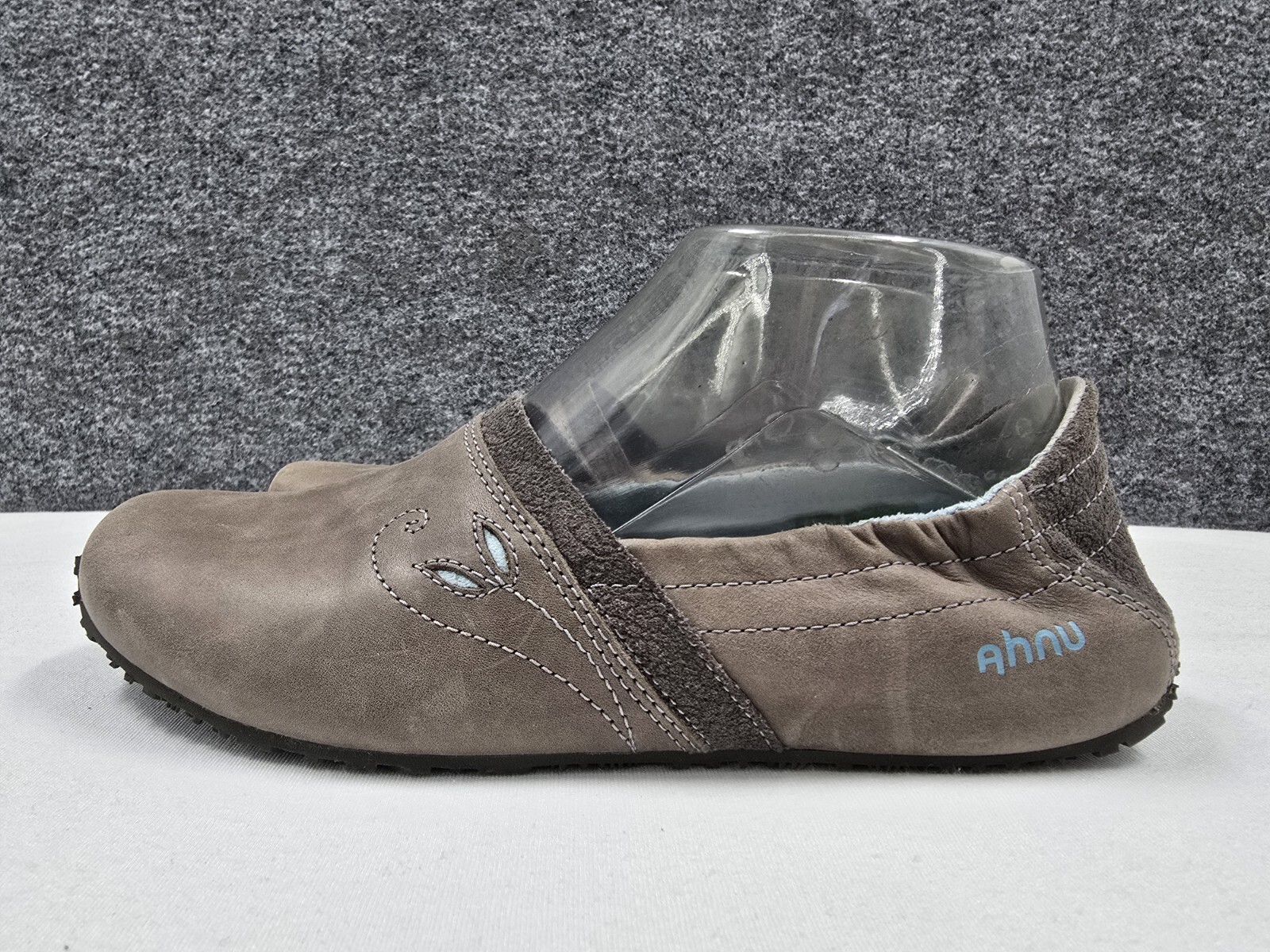 Ahnu Casual Shoes Womens 7 Leather Upper Slip On Gray Comfort