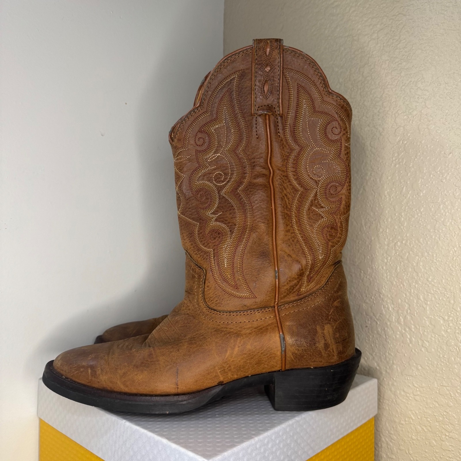 Justin Women’s 8B Brown Leather Western Cowboy Boots Square Toe Pull On Distress