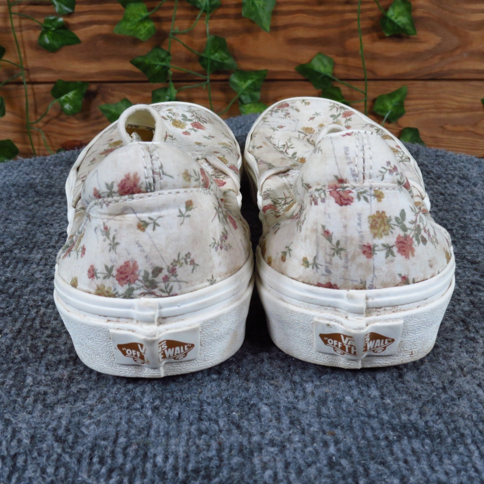 Vans Classic Slip On Women 8.5 Skate Shoes Vintage Floral Marshmallow Canvas