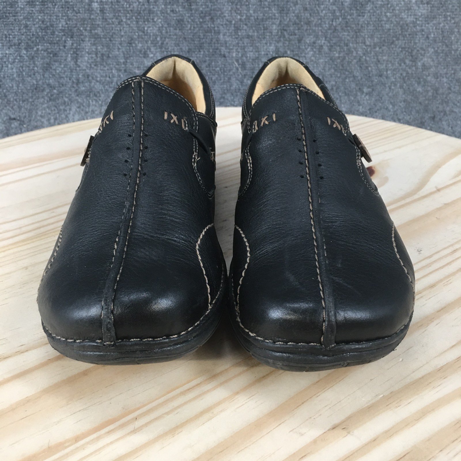 Unstructured Clarks Un Loop Loafer Shoes Womens 8.5 Wide Button Leather Black