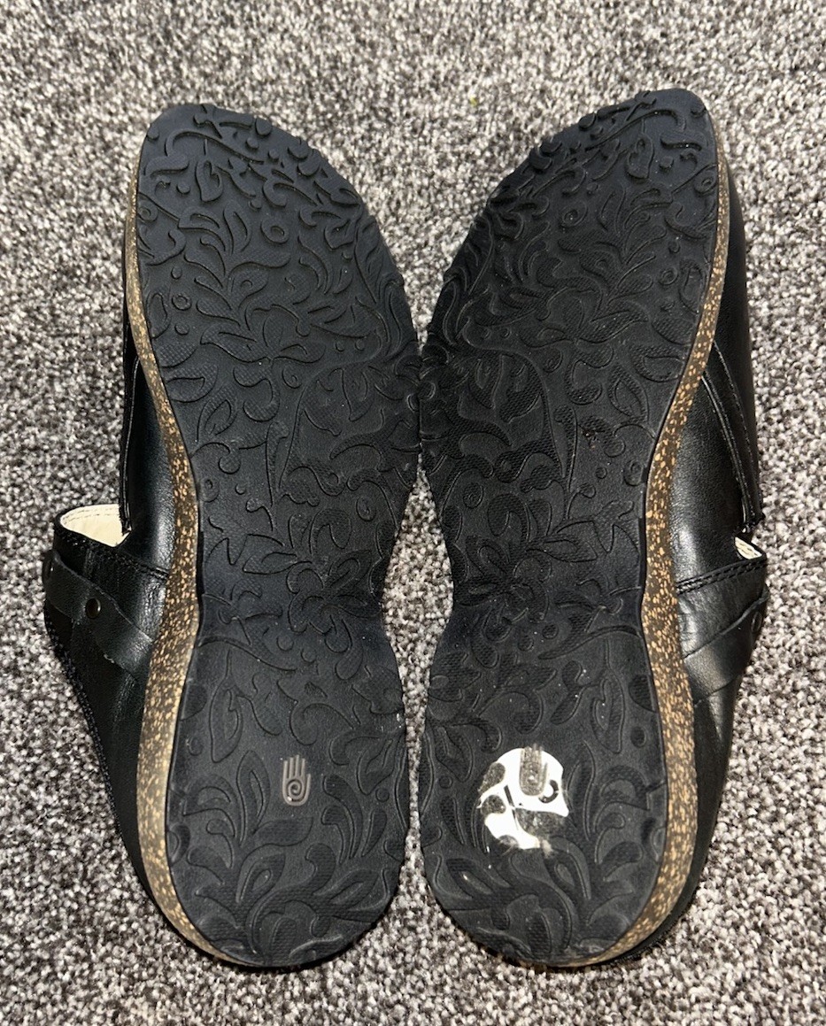 Womens Teva Delavina Black leather mules Clog Sz 8.5