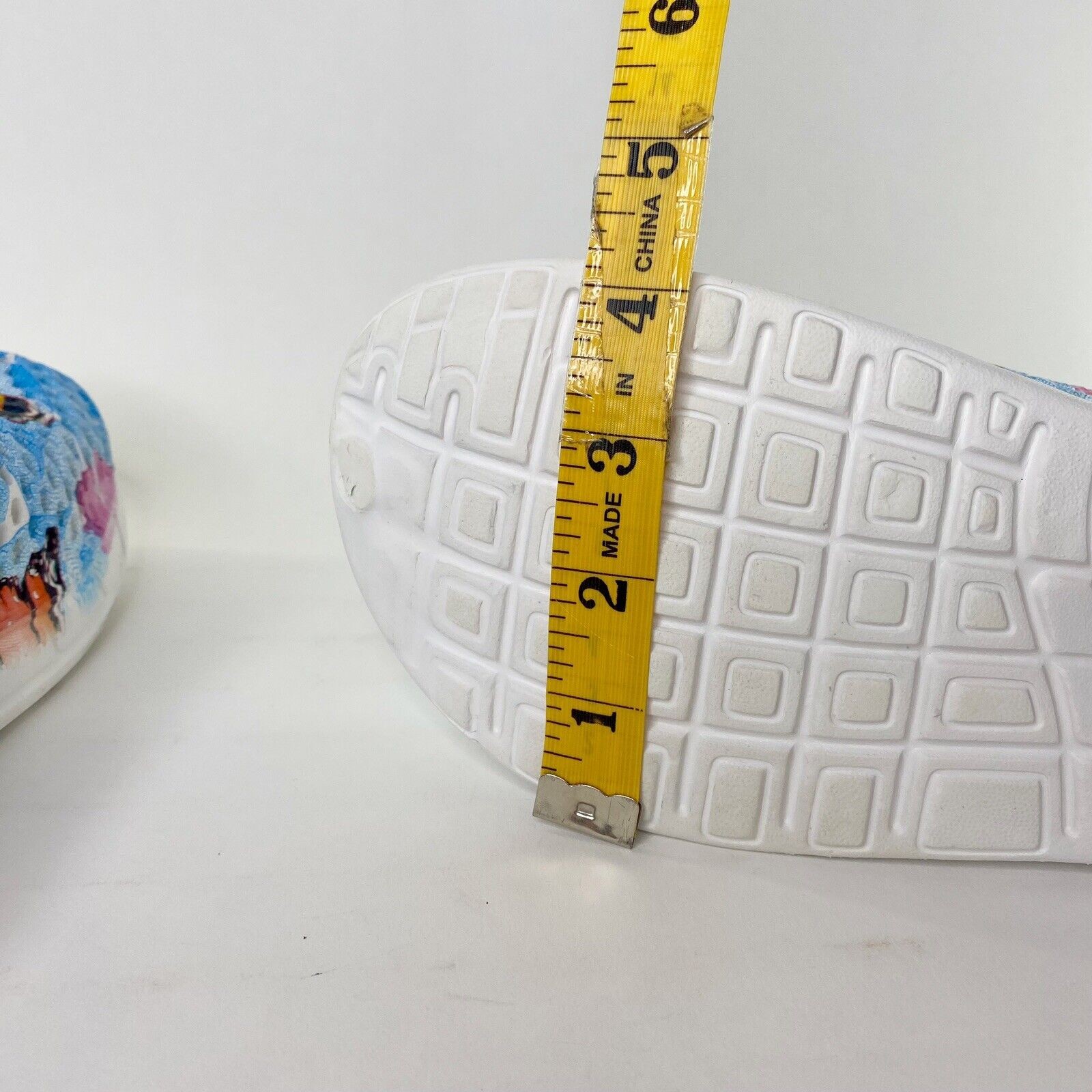 Butterfly Shoes Womens Size 10 Foam Man Made Waterproof Unbranded White/Blue