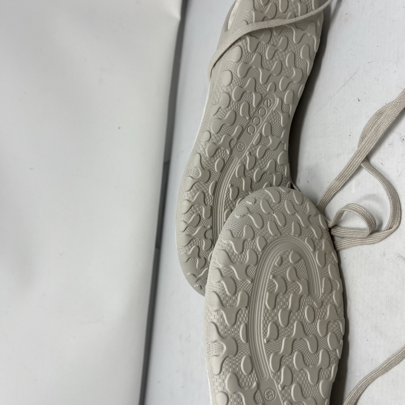 Ecco Biom Comfort Stylish Lace-up Flats Size 39 Never Worn