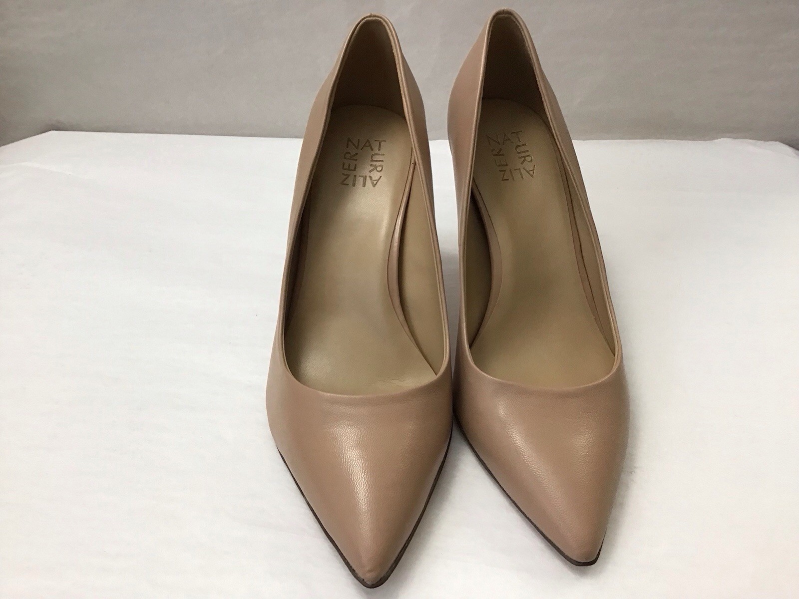 New Naturalizer 8.5 Wide Anna Pointed Toe Dress Pumps Creme Brulee Leather (N62)