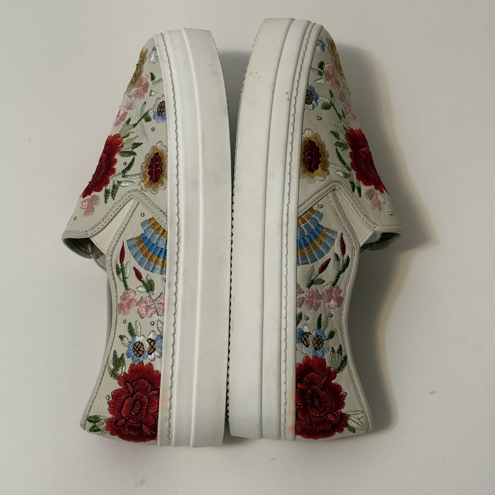 Alice + Olivia size 8 Sasha Floral Embroidered Slip-On Platform Sneakers Ivory