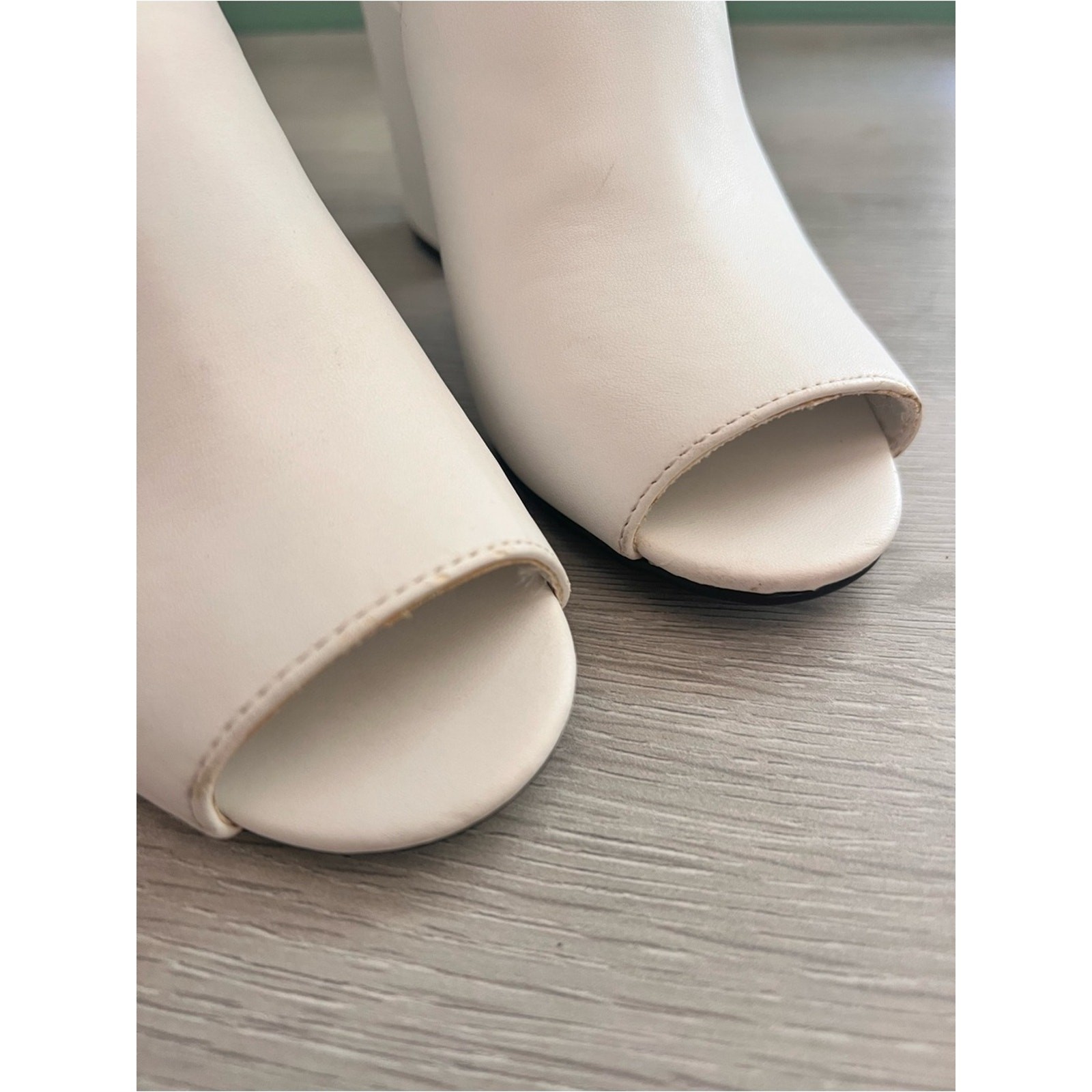 DKNY White Open Toe Block Heel Mule Sandals Size 5.5