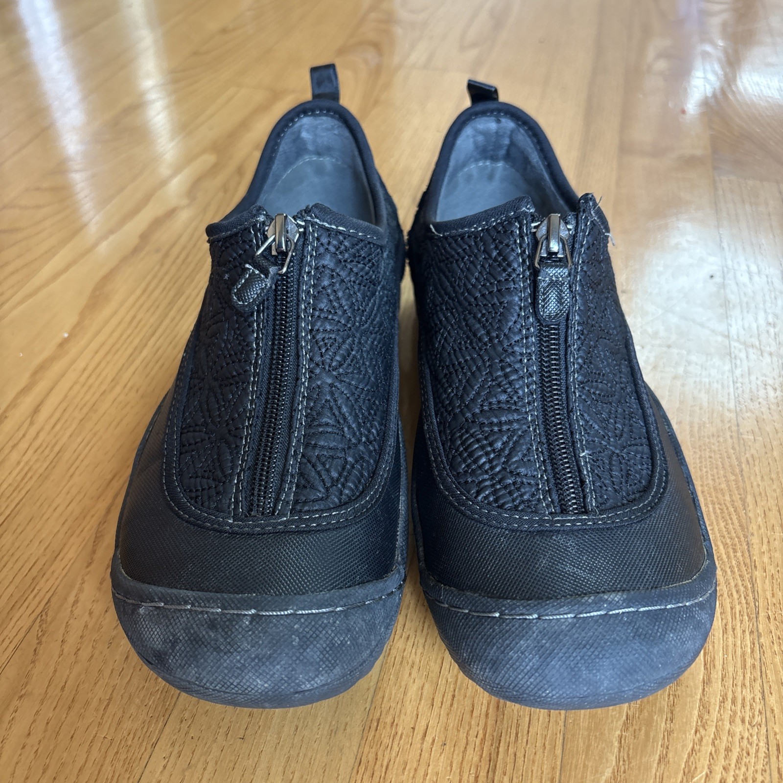 JSport by Jambu Womens Malbec Flat Shoes Sneakers Black Zipper Faux Fur Sz 7.5M