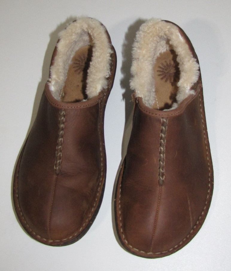 UGG Australia Brown Leather Bettey F8910/C Shearling Lined Slipper/Shoes Wm. 9