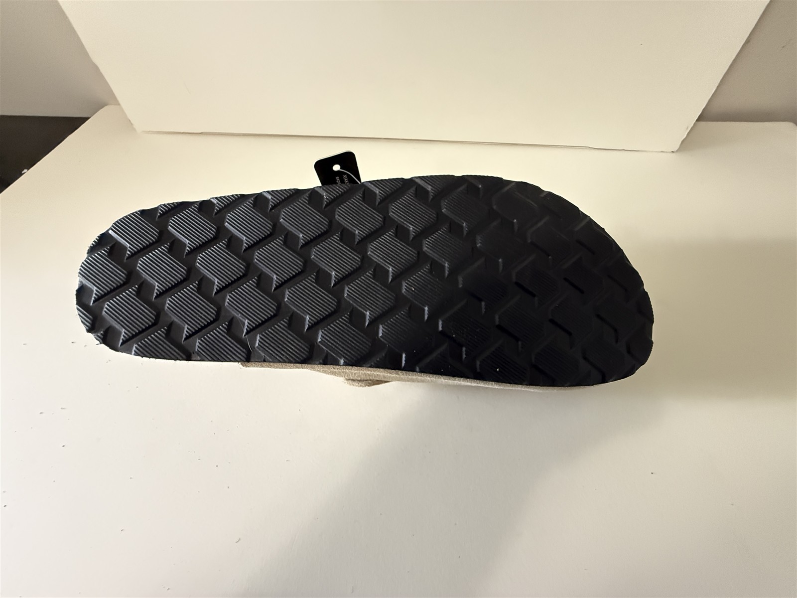 One Single Shoe Right Foot Women’s Moccasin Slip On Size 7