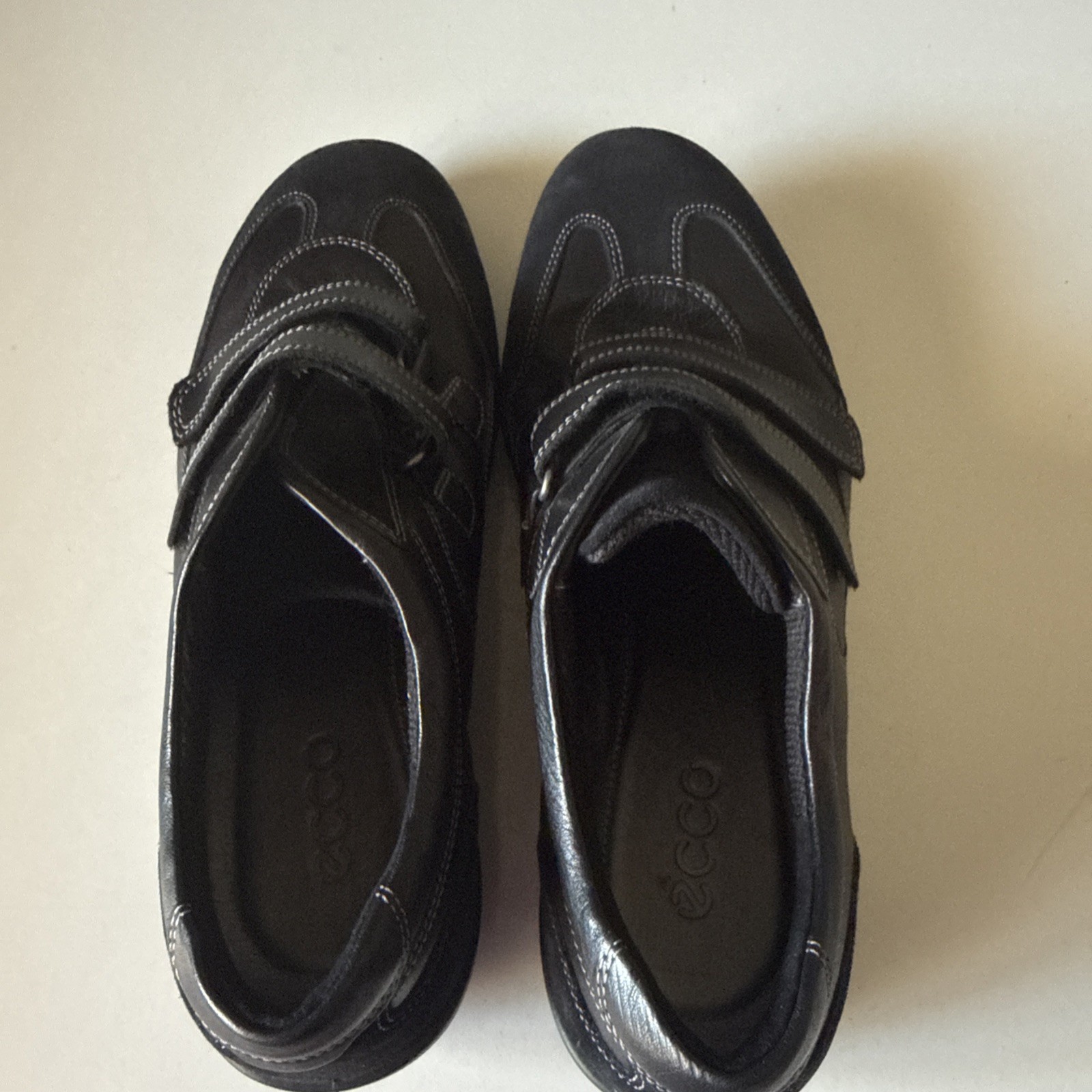 ECCO mens Comfort Black Leather Hook & Loop Straps Sneaker Size 9 US