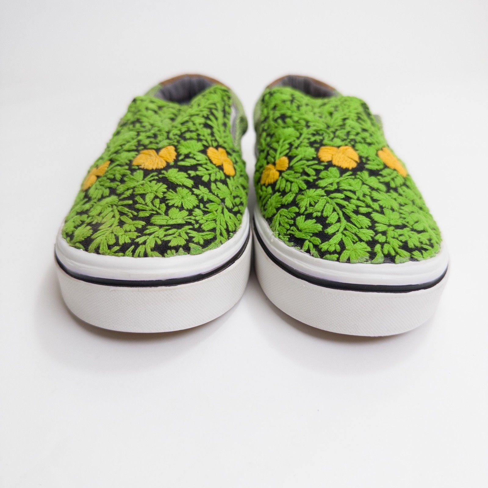 Zipak-Na Mexico Handmade Embroidered Women’s Slip On Shoes Green Floral Size 7