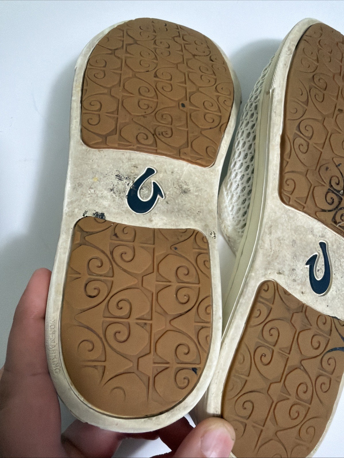 Olukai Shoes Womens 7 Pehuea Slip On Comfort Sneakers 20271-WBWB White Stains