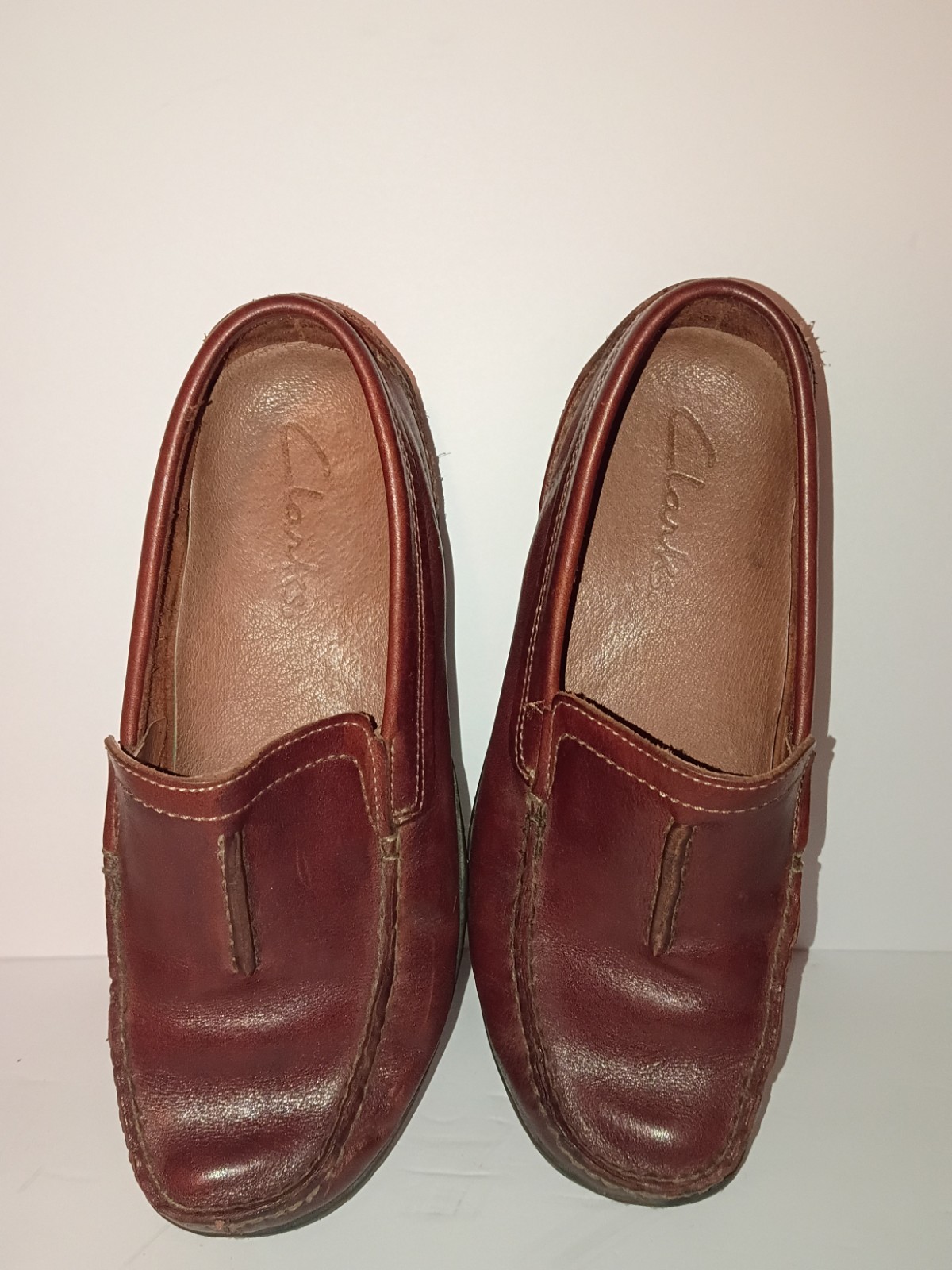 Clarks Women’s Brown Leather Slip-On Loafers Round Toe Comfort 8.5W