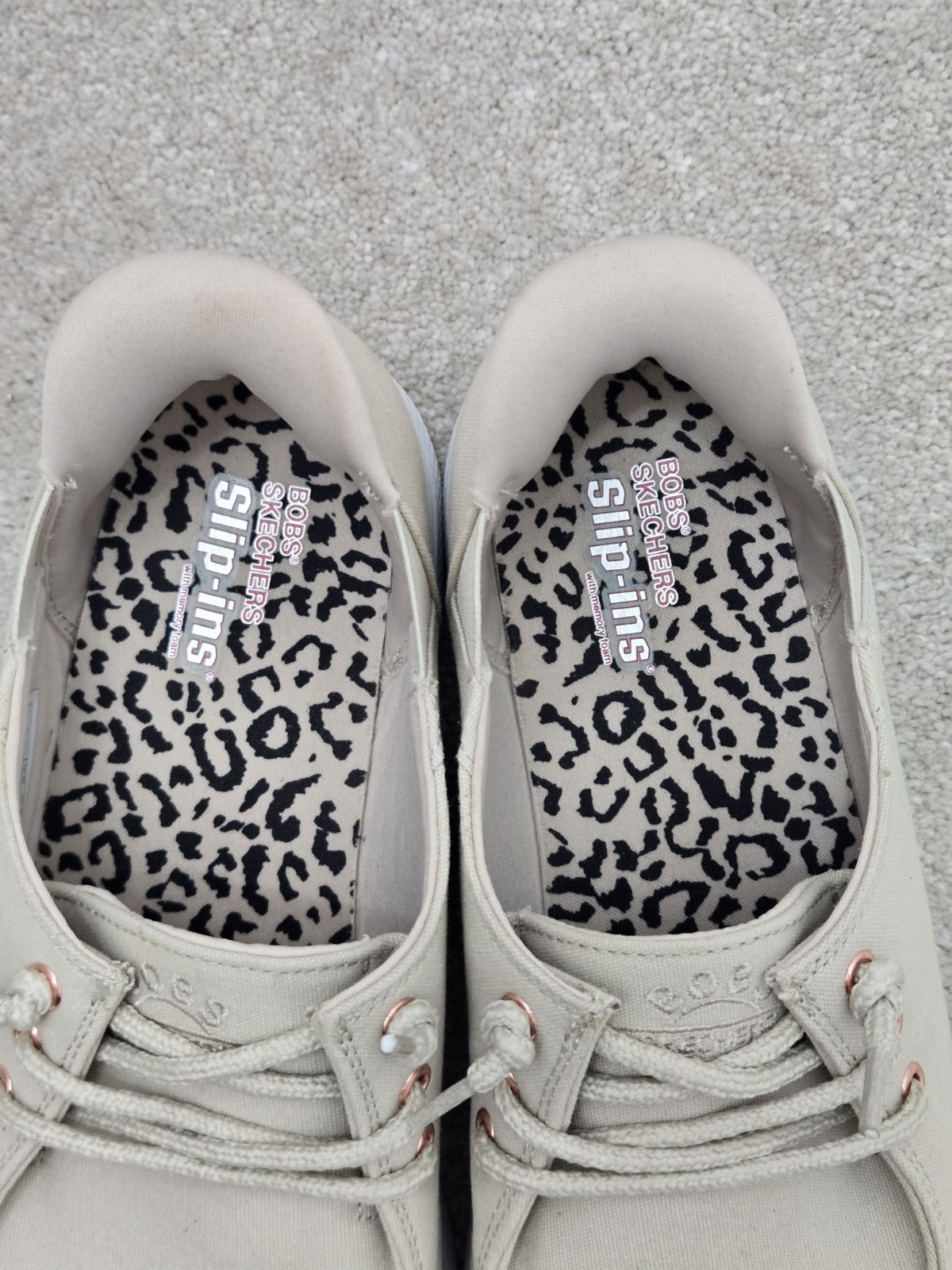 skechers slip ins womens 11 light tan beige BOBS hands free cougar print insoles