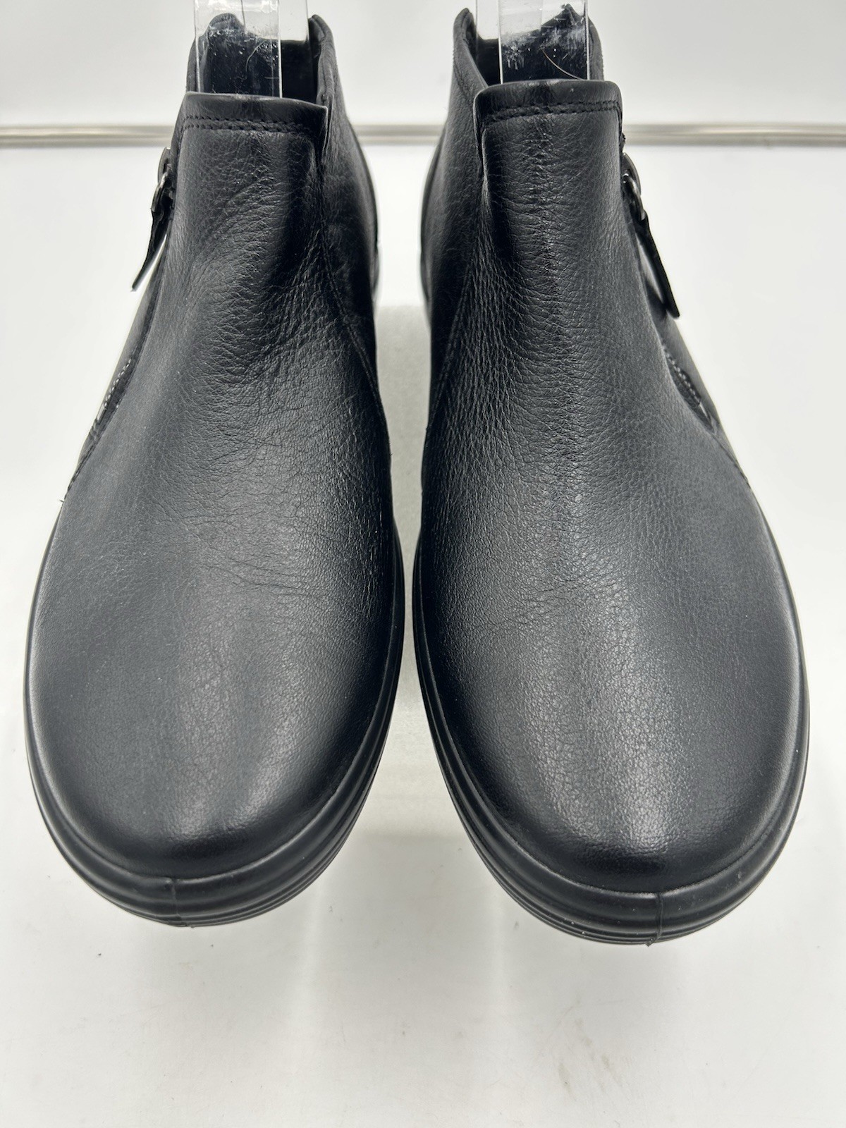 Ecco Soft 7 Womens Sz EU 40 US 9-9.5 Zip Low Ankle Bootie Textured Black Leather