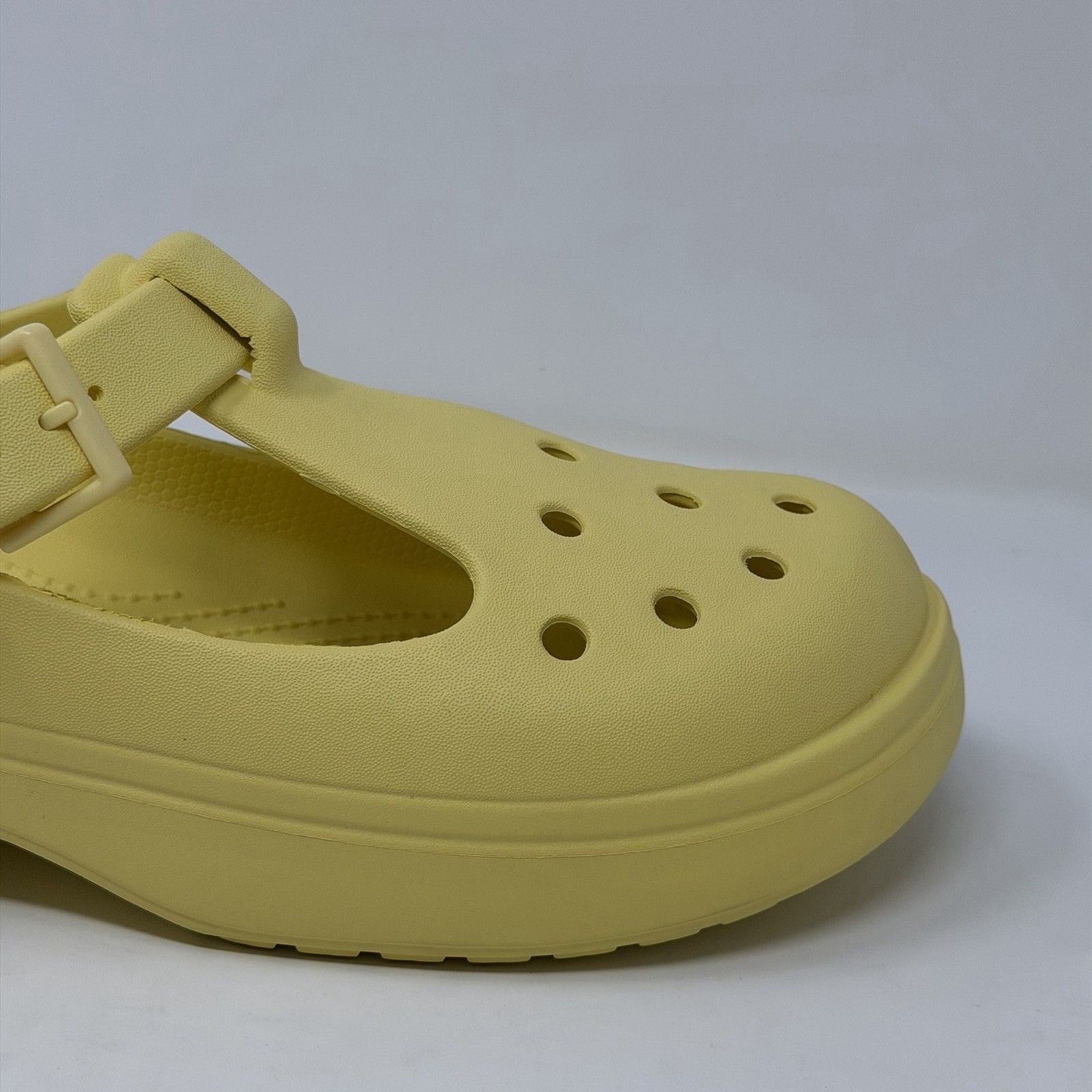 Crocs Mary Jane Platform Clogs Yellow Buckle Strap Women’s 9 M7 Croslite DISPLAY