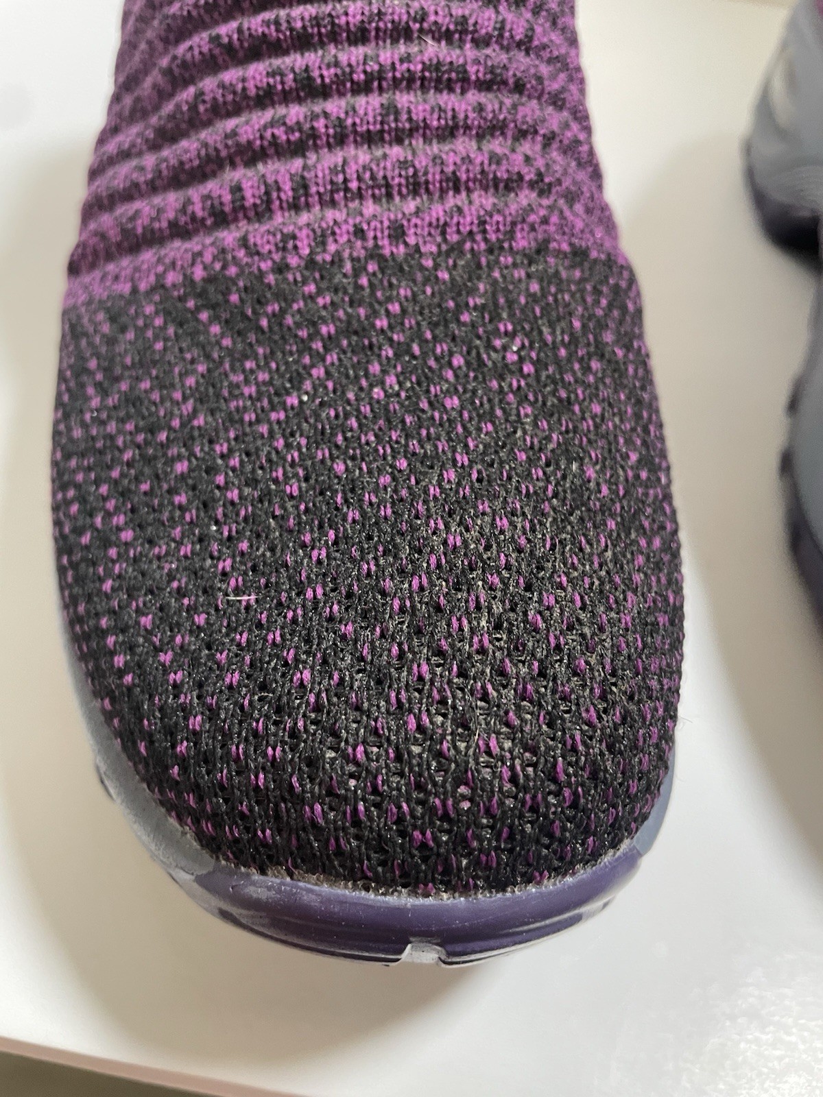 Women’s Cloth Knit Sock Like Opening SlipOn Purple Lightweight Shoes Size 9 Walk
