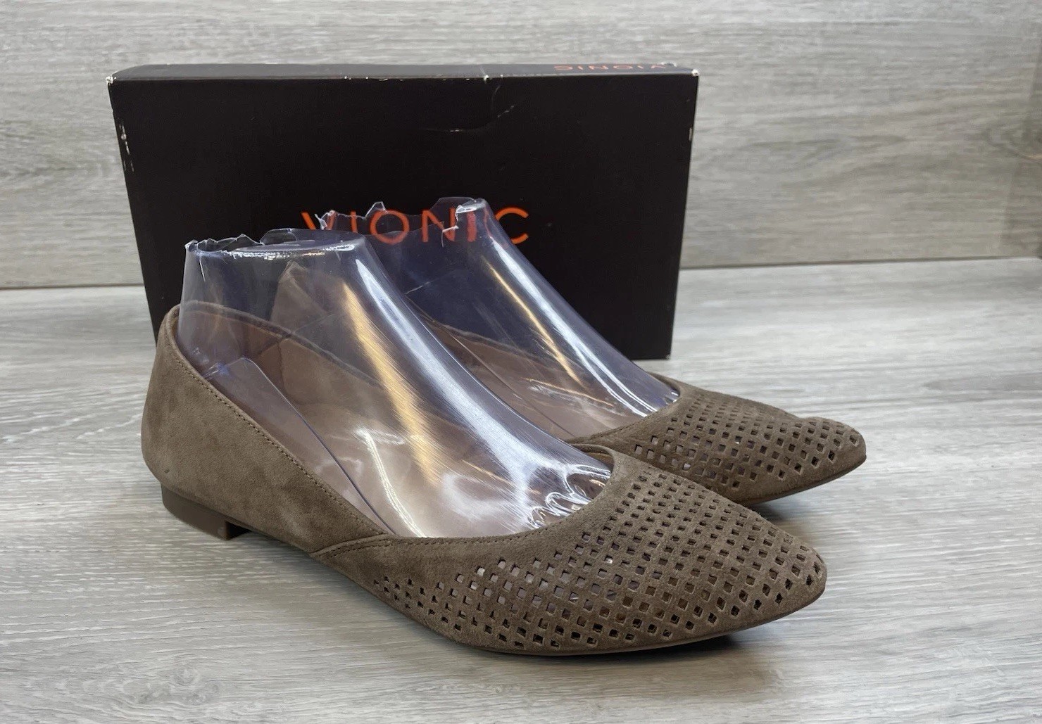 Vionic Posey Taupe Suede Pointed Toe Flats Women’s 7 Perforated Comfort Shoes