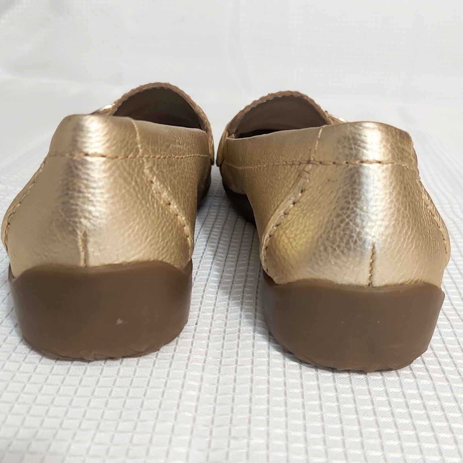 Liz Claiborne Apache Sz 7M Loafer Faux Leather Shoes Flats Gold Classic Preppy