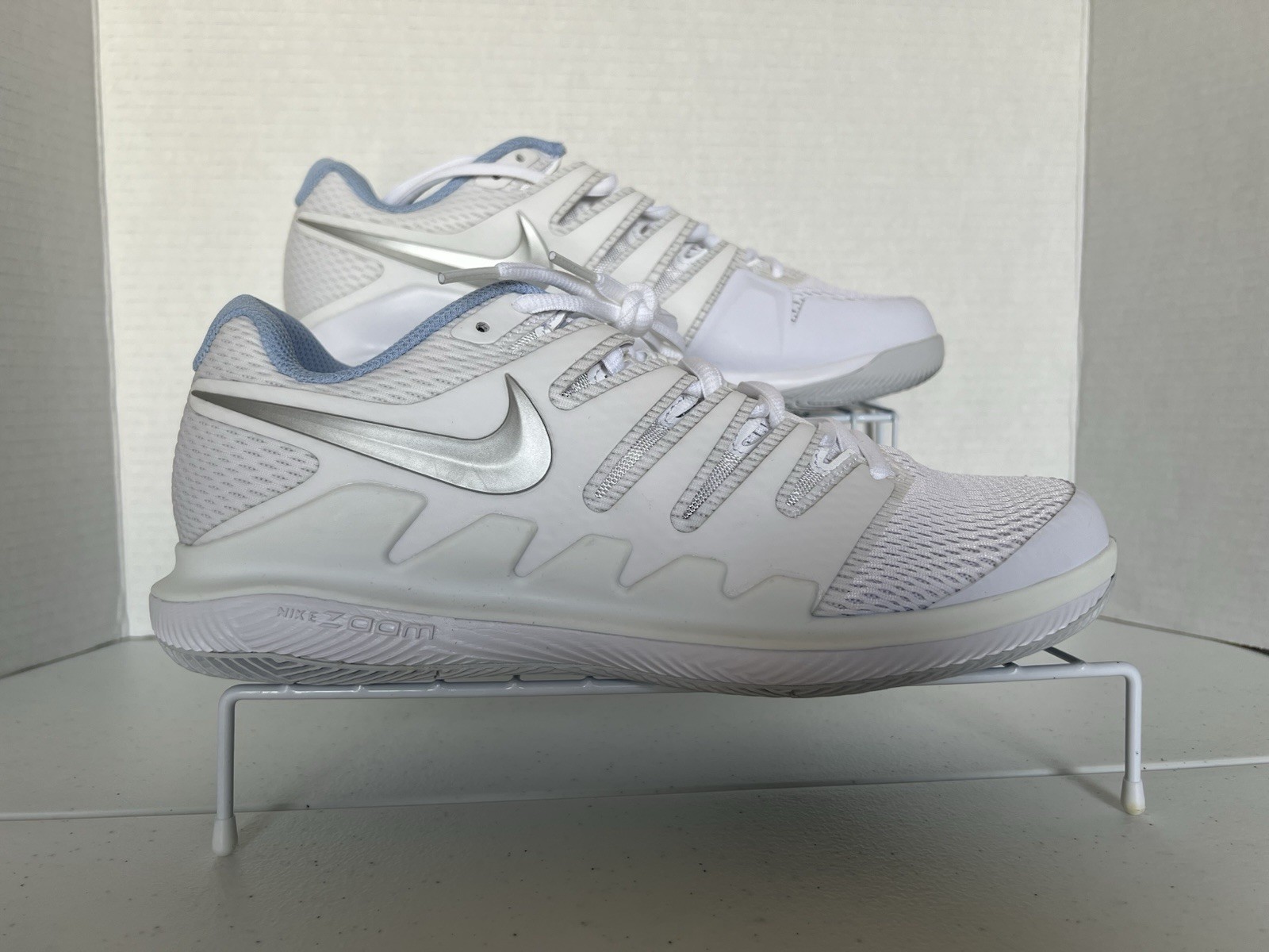 Nike Court Air Zoom Vapor X HC Womens Shoes White Silver AA8027-105 Size 9.5 NEW