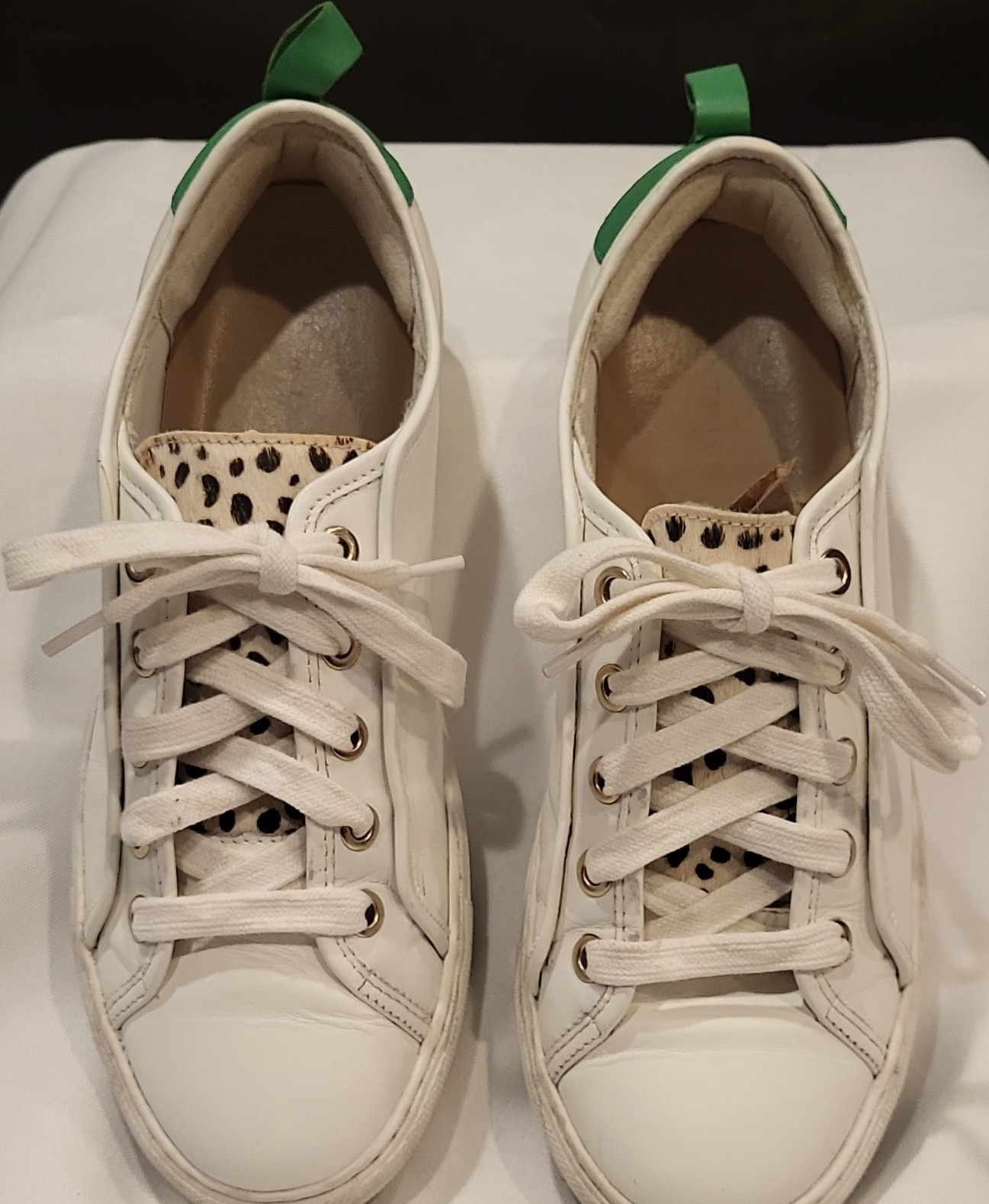 Ann Taylor LOFT Leather Low Top Lace-Up Sneaker White/Green Spotted Casual
