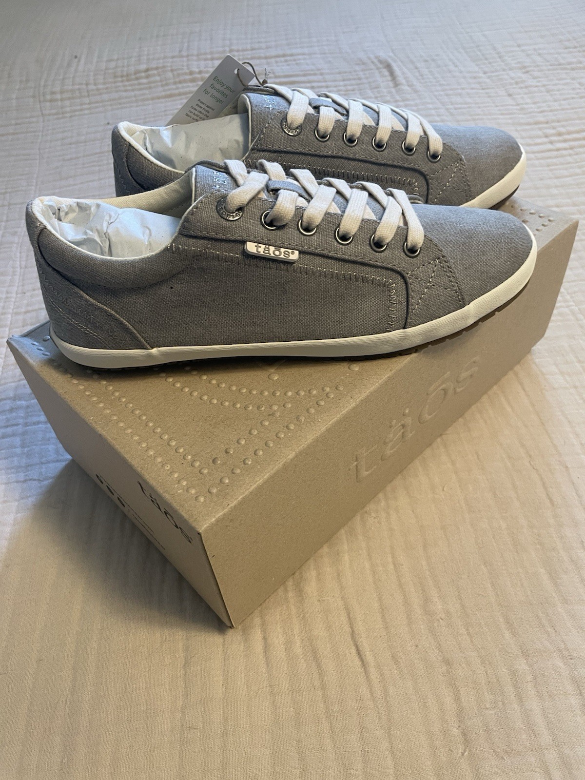 Women’s Taos Star Casual Sneaker Grey Wash Canvas 8.5 wide New in Box