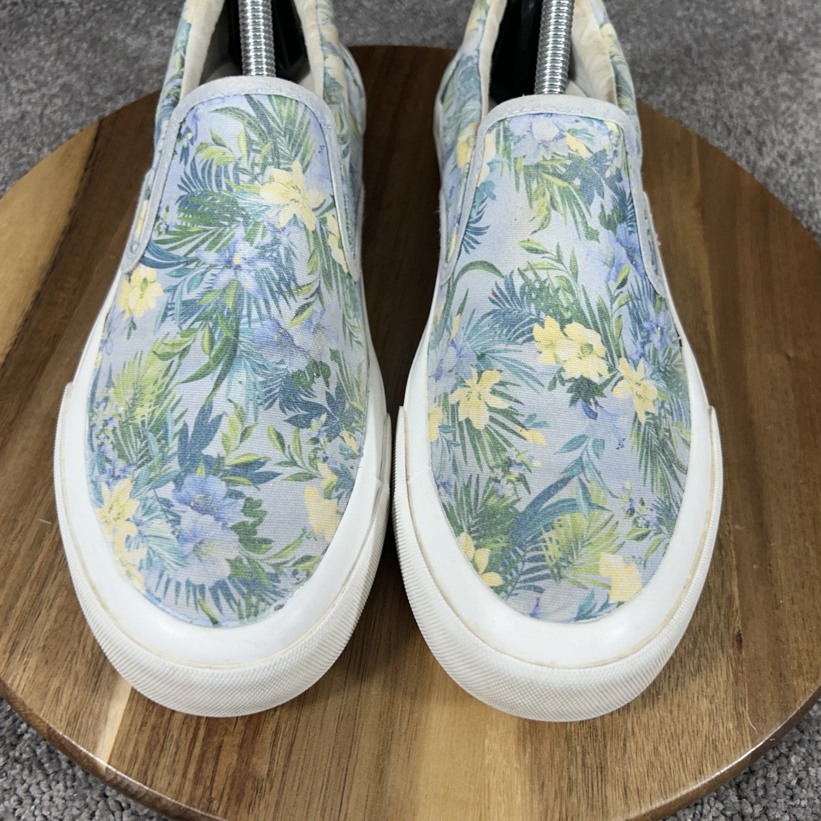 Tommy Bahama Ferris Women’s Sz 9.5 Light Blue Floral Tropical Slip On Shoes Used