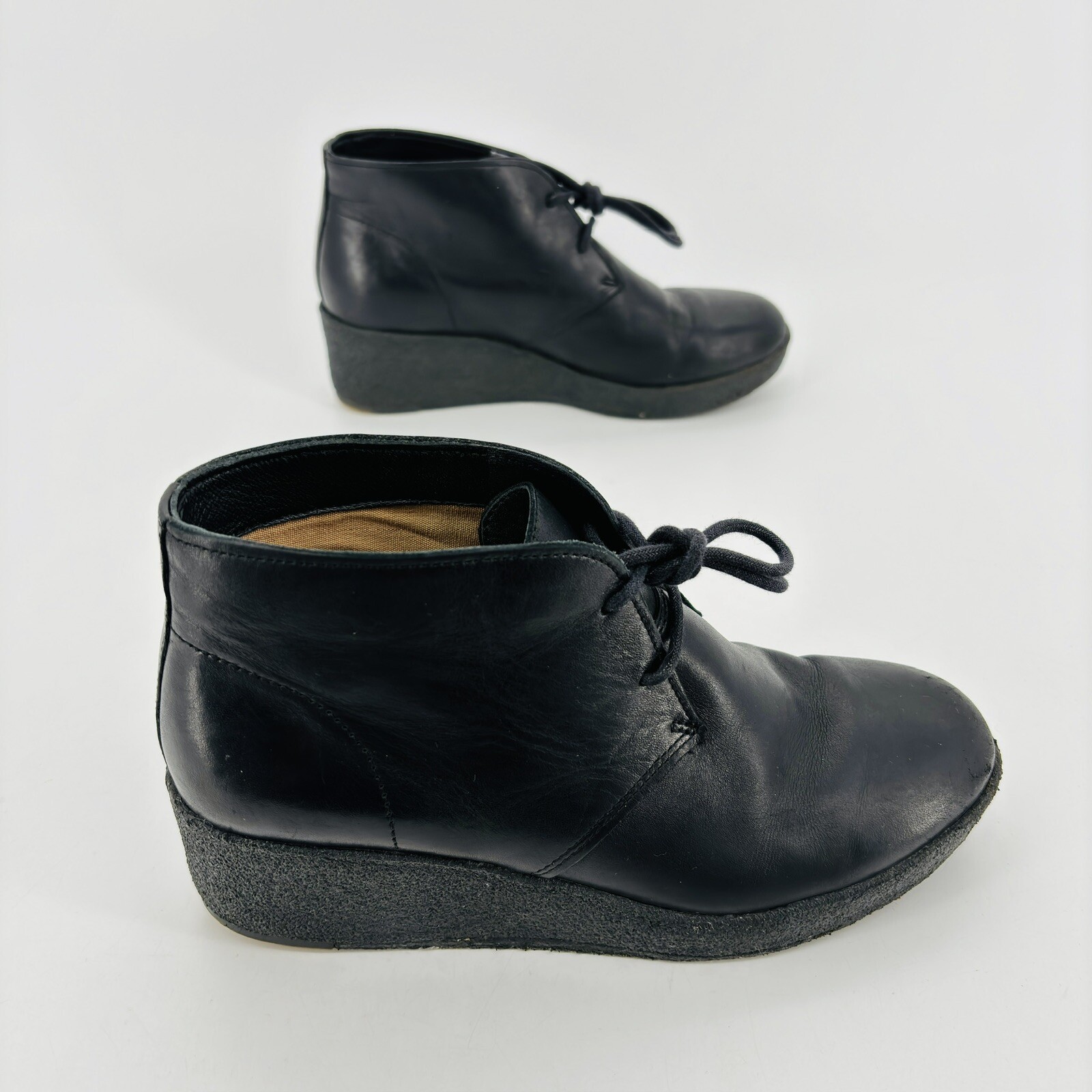 Women’s 7.5 M Clarks Originals Athie Terra Wedge Desert Boots Black Leather