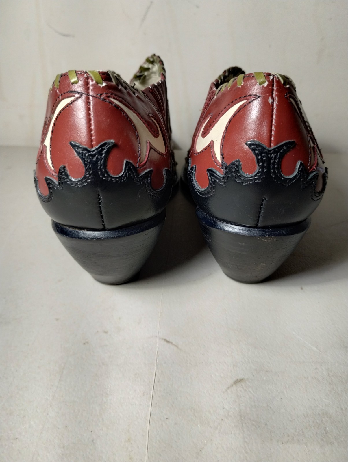 BCBGirls Tooled Red Leather Western Mules Shoes Women’s Size 8 B