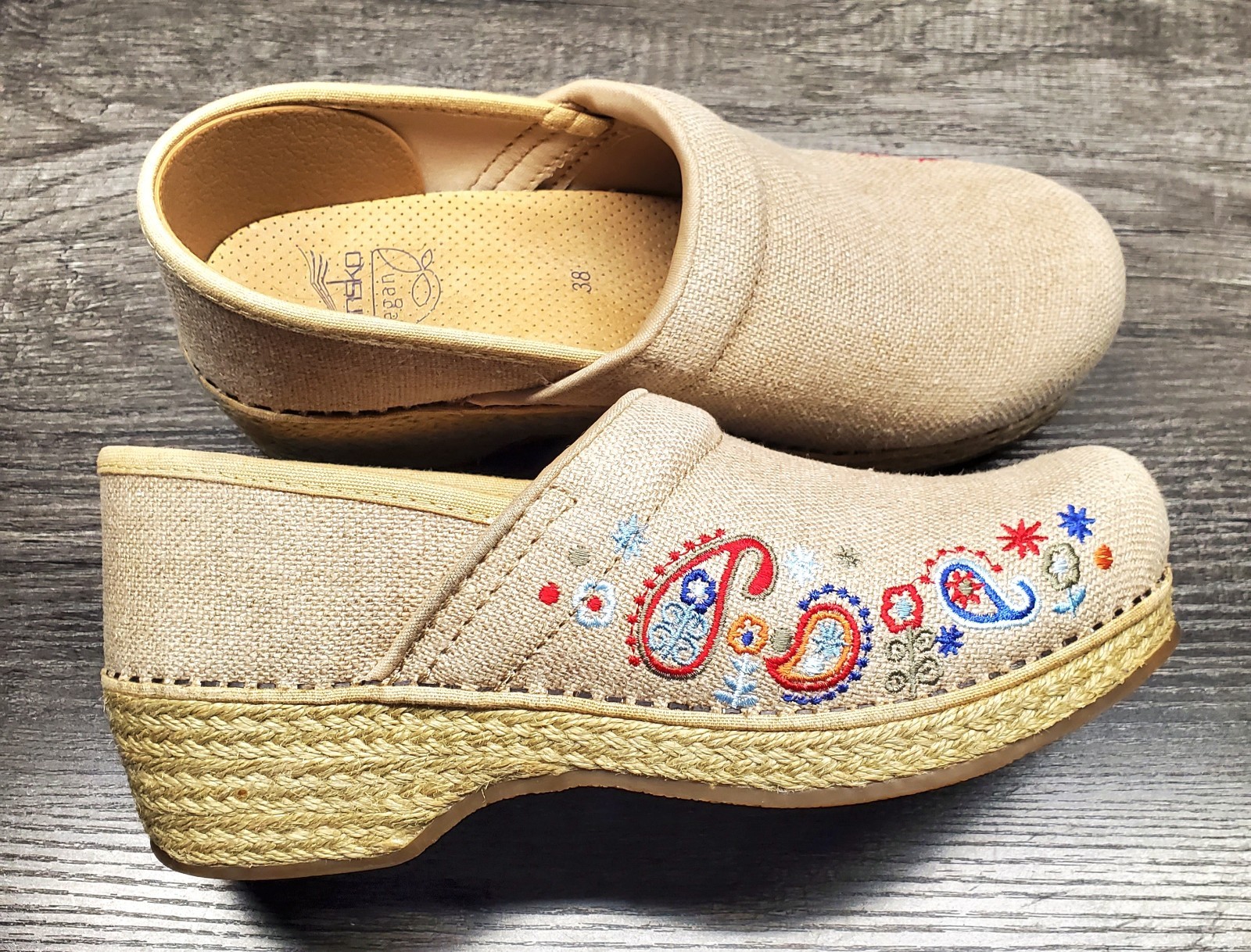 Dansko Clogs Vegan Jute Embroidered Paisley Beige Women’s 38 (7.5-8 US) EUC