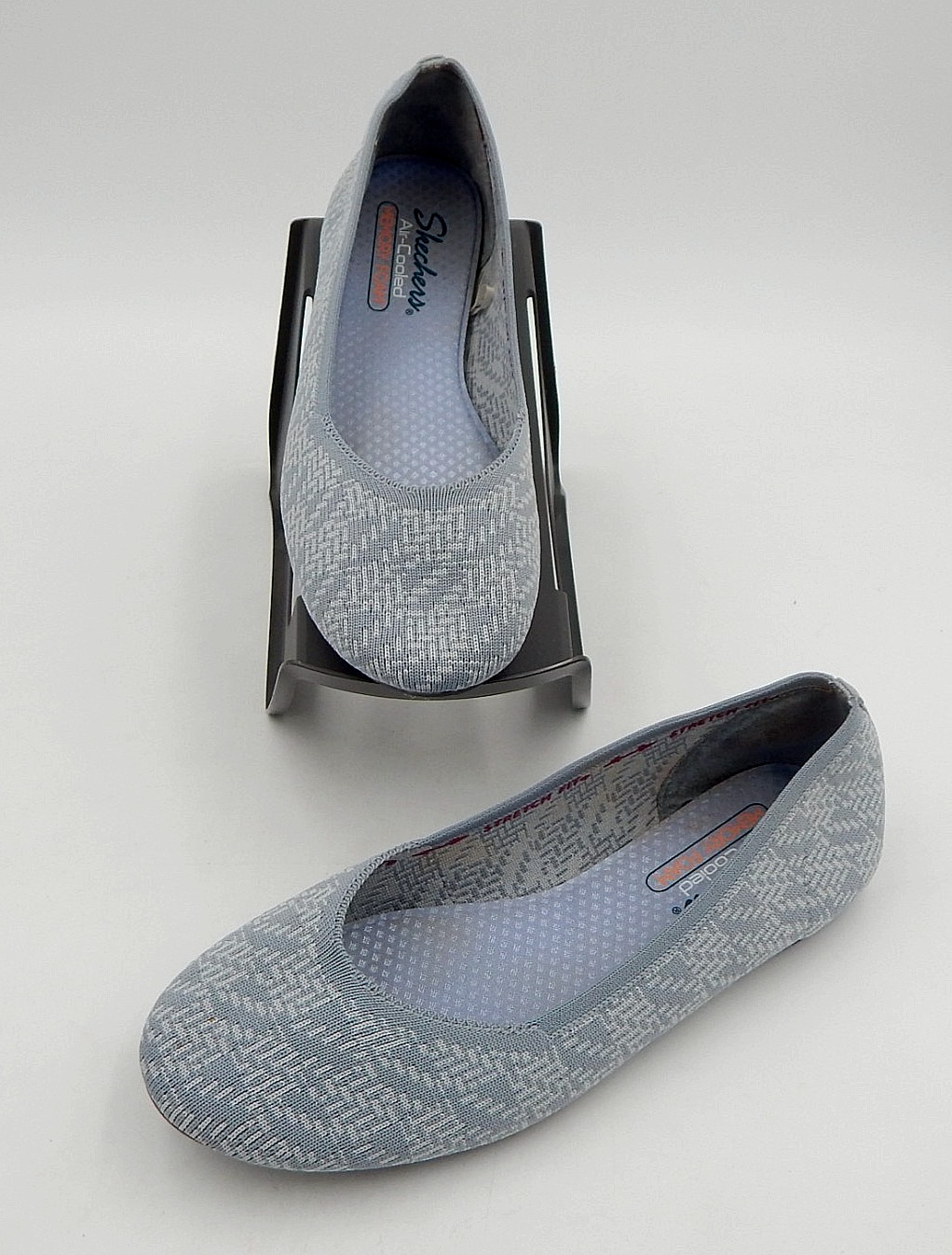 SKECHERS Air Cooled Memory Foam LT Gray Flat Slip On Shoes Mesh Women 10 Stretch